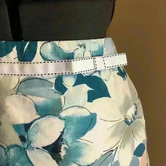 VTG LILY BLUE FLOWER A-LINE SKIRT SIZE MEDIUM - Picture 4 of 6